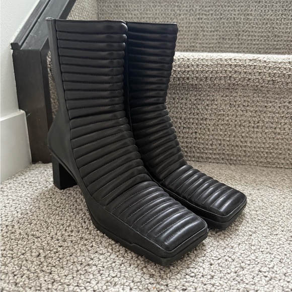 Balenciaga Shoes - Balenciaga Black Ribbed Heeled Boots